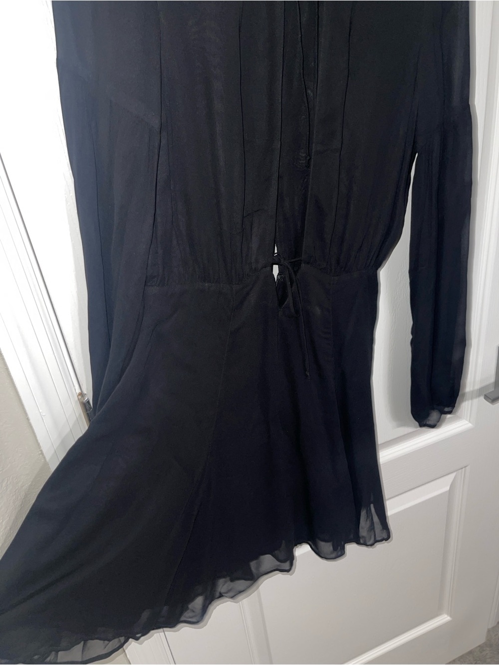 REFORMATION Bella Black Long Sleeve Double Tie Front Lace Up Detail Flirty Sz 6 - Picture 7 of 9